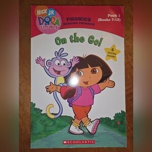 On the Go! (Dora the Explorer Phonics... by Lee, Quinlan B. Paperback / softback